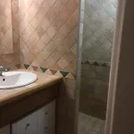 Le Petit Chai Niche Sous La Cite, * قرقشونه