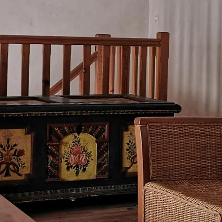 Le Petit Chai Niche Sous La Cite, Casa de Férias *