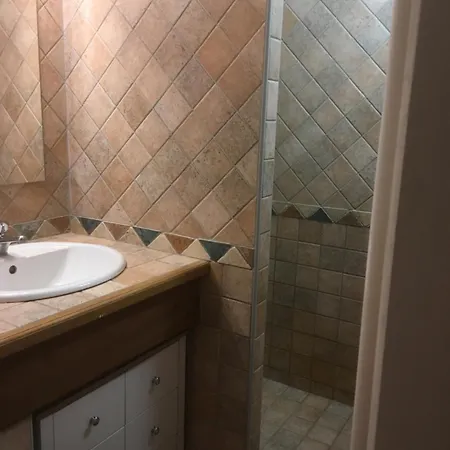 Le Petit Chai Niche Sous La Cite, * Carcassonne