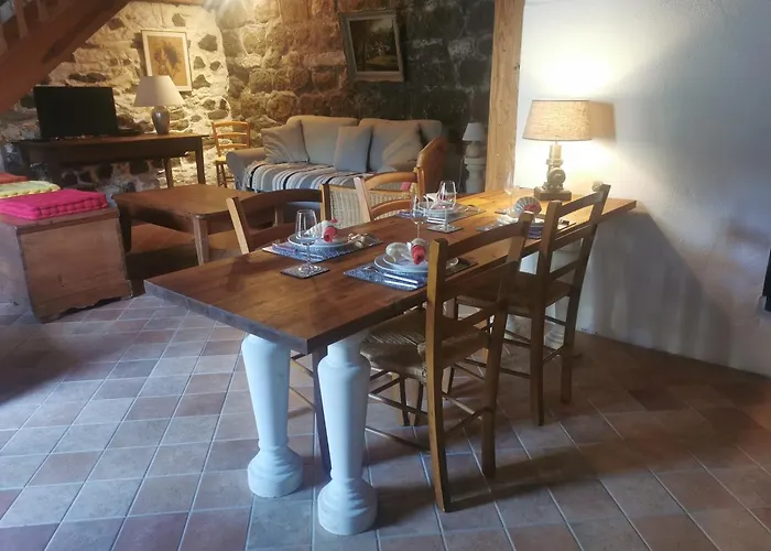 Le Petit Chai Niche Sous La Cite, Каркассон