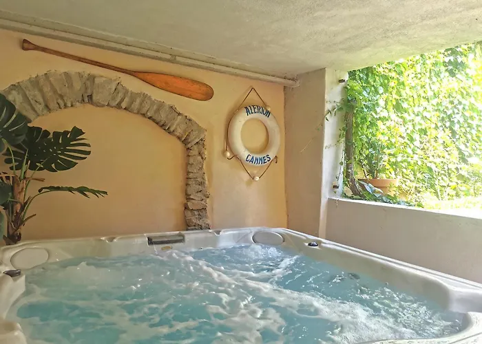 Le Petit Chai Niche Sous La Cite, * Каркассон